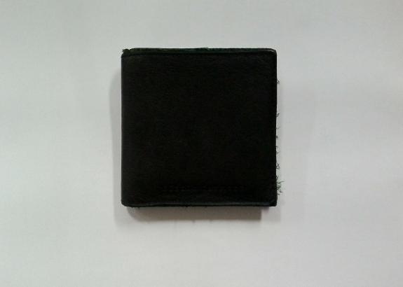 주민등록증, 학생증, 나라사랑카드, 남양주사랑상품권카드 등이 포함된 남성지갑